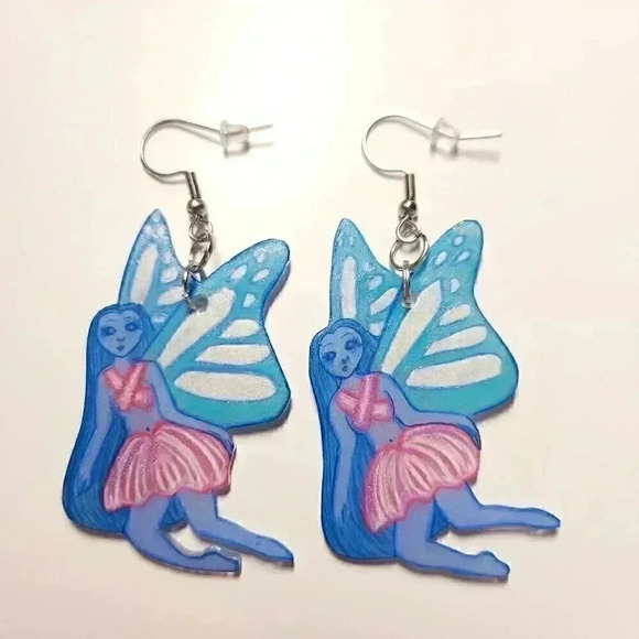 Adorable pastel blue and pink magical butterfly fairy earrings - Picture 14 of 16